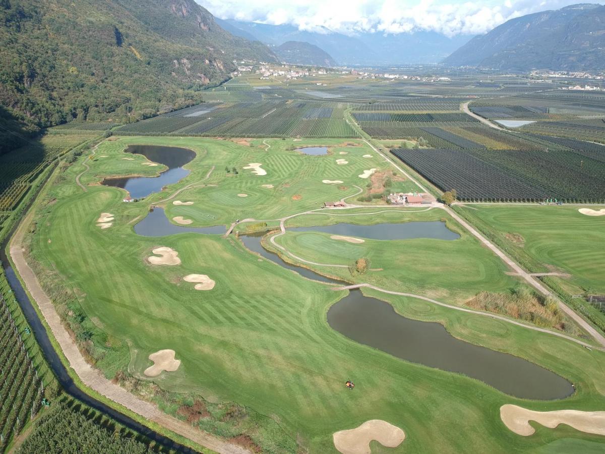 The Lodge Sporthotel - Golfclub Eppan Appiano Sulla Strada Del Vino Exterior foto