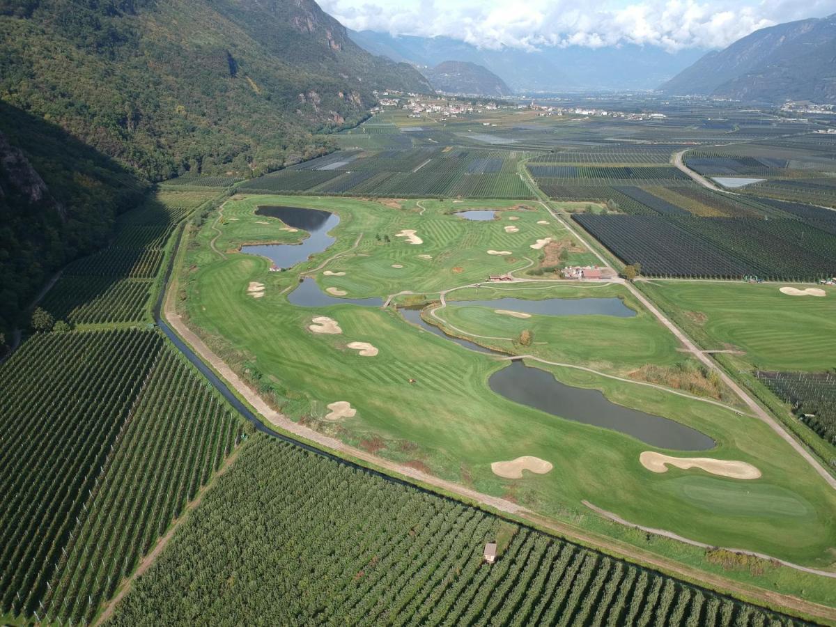 The Lodge Sporthotel - Golfclub Eppan Appiano Sulla Strada Del Vino Exterior foto