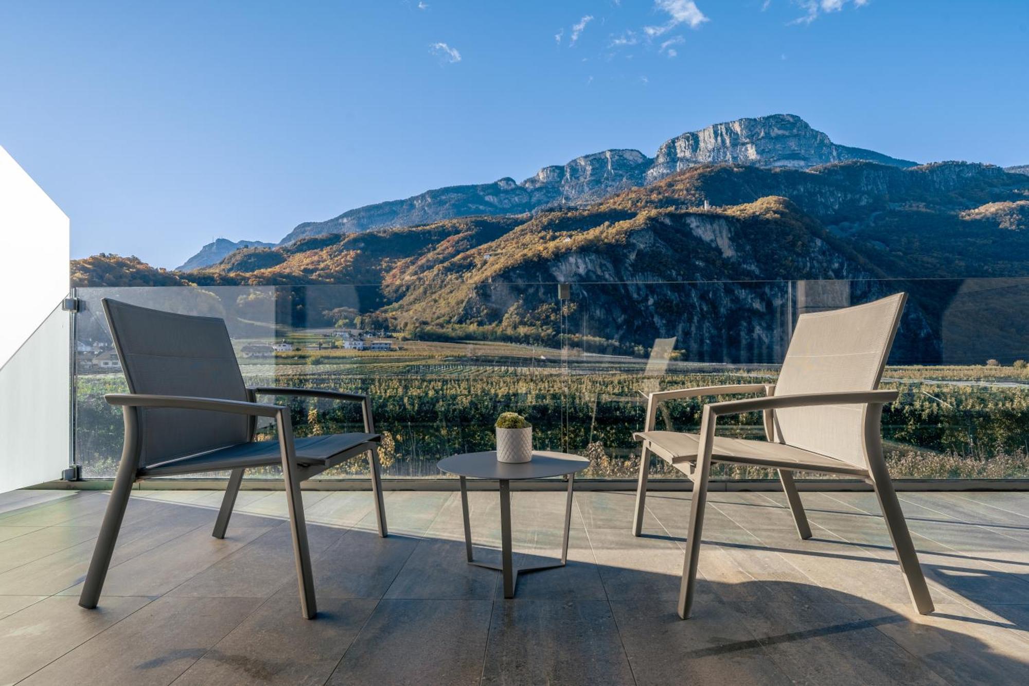 The Lodge Sporthotel - Golfclub Eppan Appiano Sulla Strada Del Vino Exterior foto